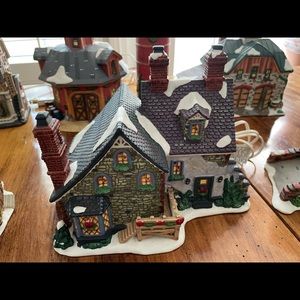 Department 56 Dickens village house